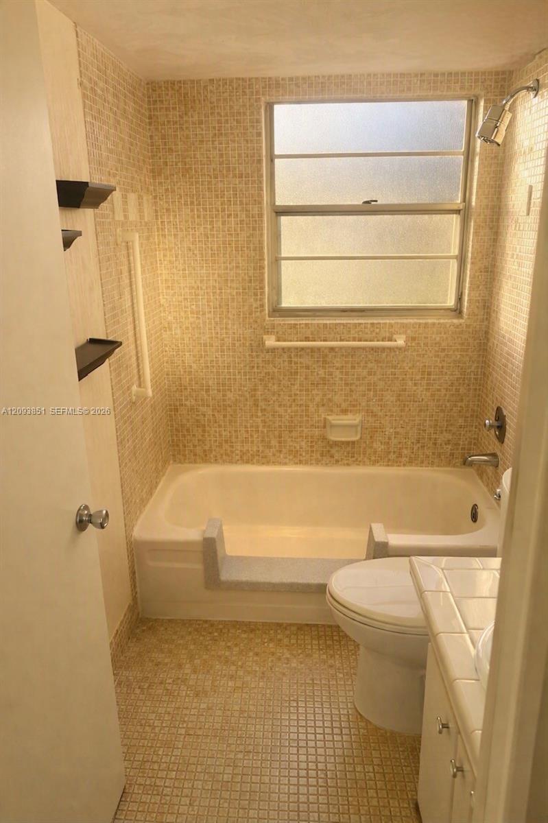 528 Mansfield M, Unit 528 Boca Raton, FL 33434 - Photo 17 of 19 Gallery Image 17