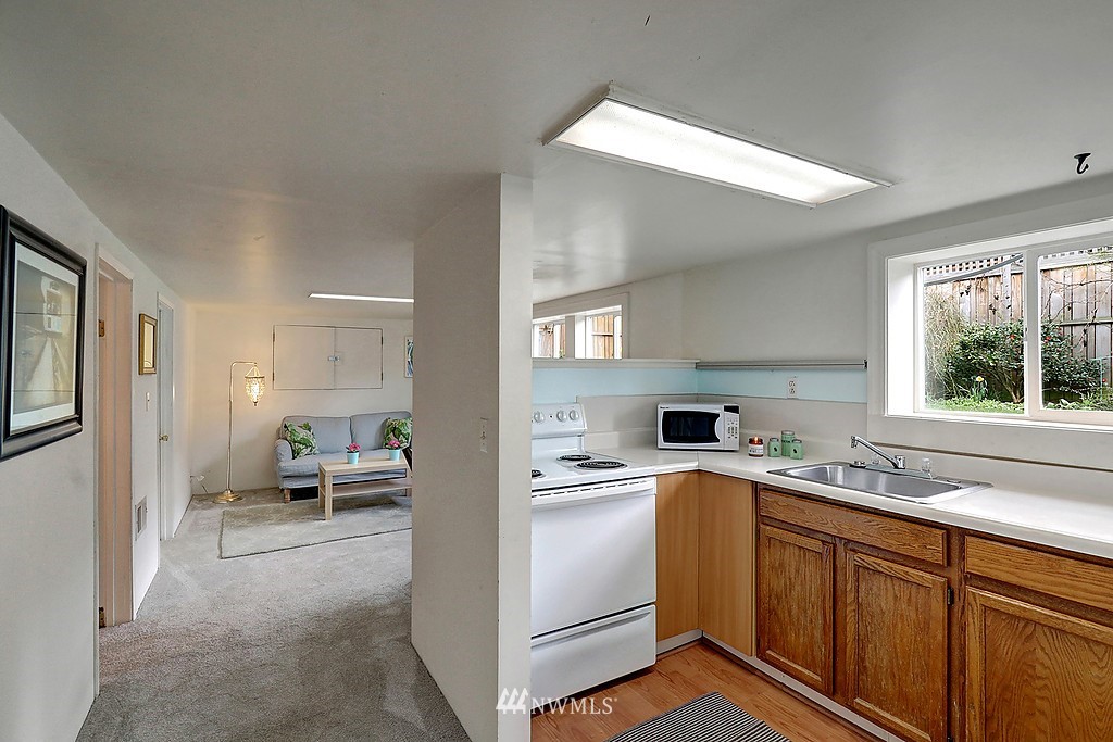 339 North 80th Street Seattle, WA 98103 - Photo 12 of 17 Gallery Image 12
