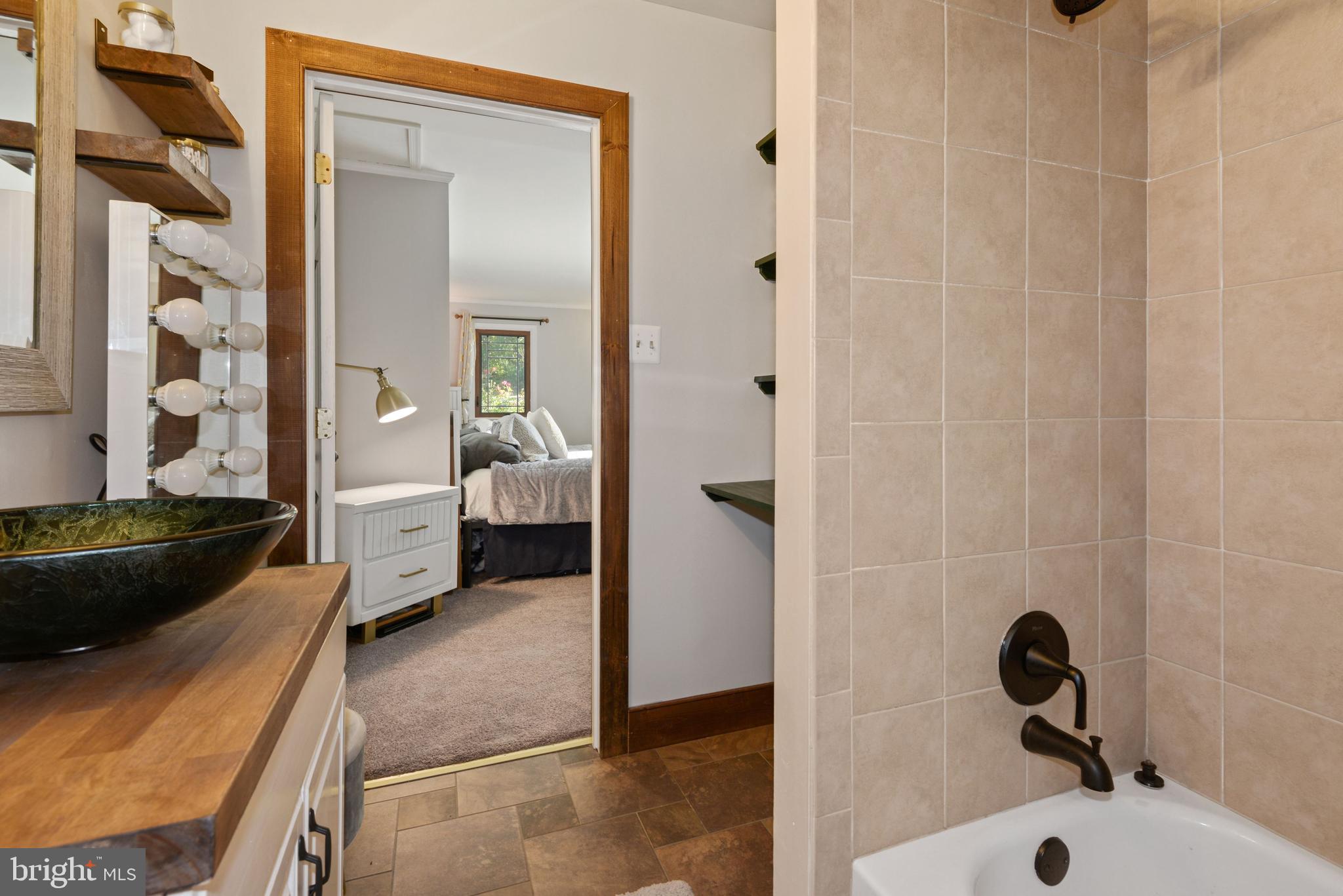 39852 Thomas Mill Road Leesburg, VA 20175 - Photo 13 of 40 Master Bathroom