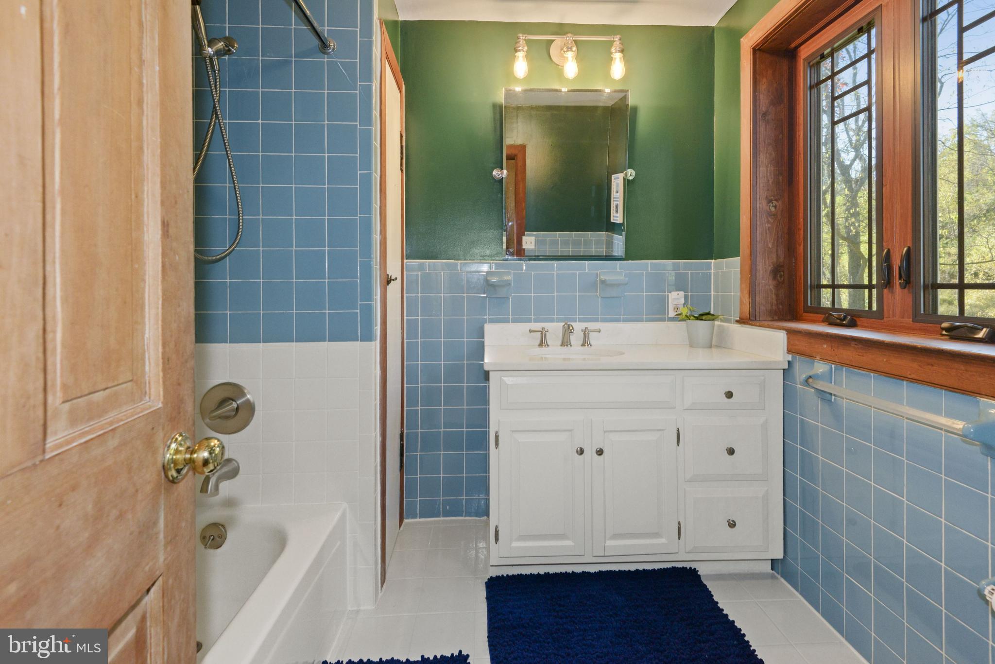 39852 Thomas Mill Road Leesburg, VA 20175 - Photo 20 of 40 2nd full bath on main level