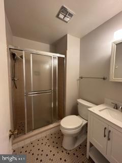 2120 Docket Lane Vienna, VA 22181 - Photo 20 of 28 Upper Level Hall Bathroom