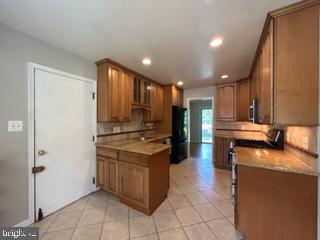 2120 Docket Lane Vienna, VA 22181 - Photo 9 of 28 Breakfast Area Accesses Garage
