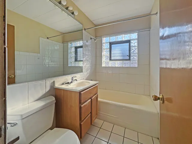 $1,300 | 7740 Harvard Street, Unit 3, Forest Park, IL 60130