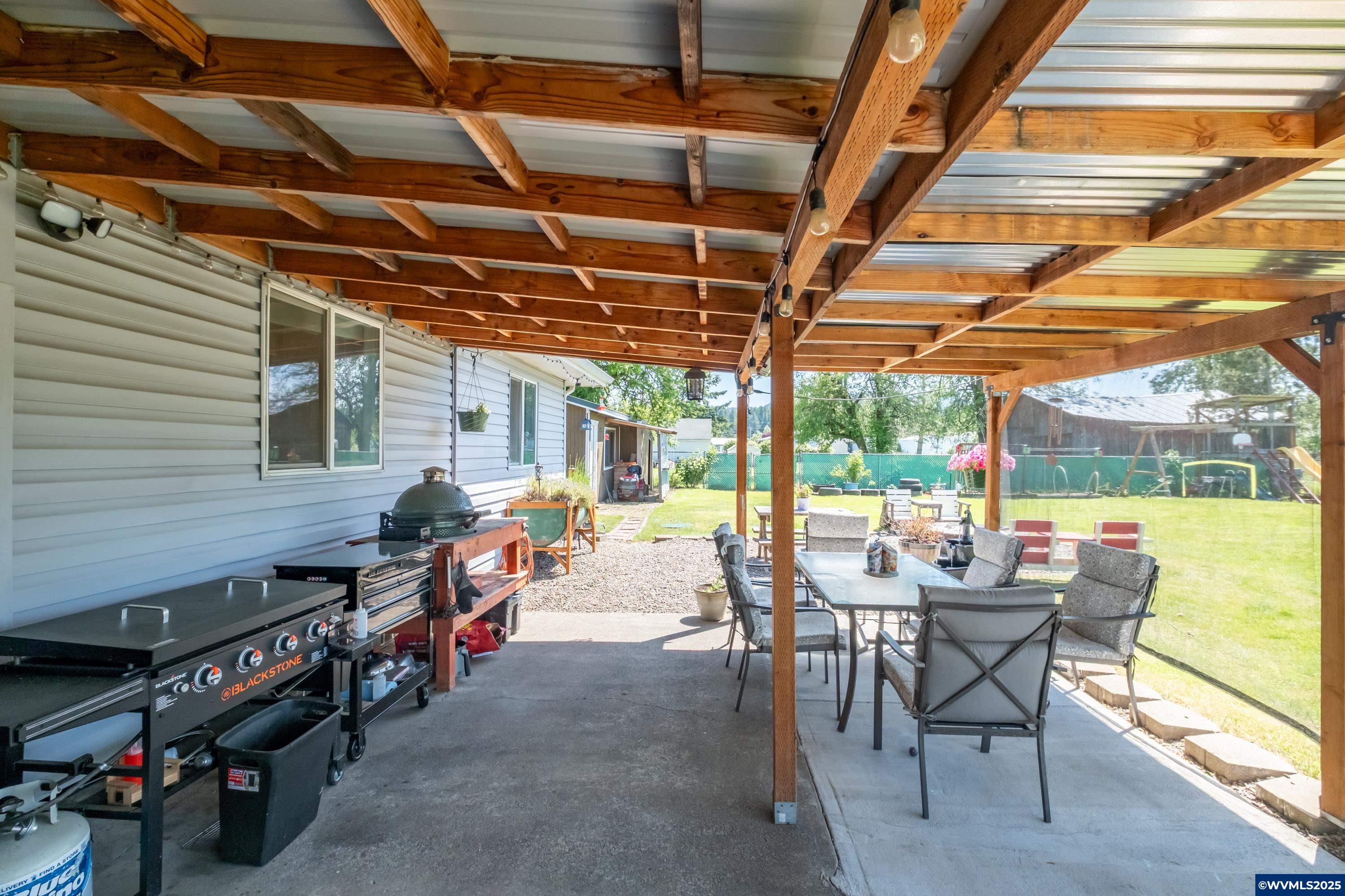 720 Central Avenue Lebanon, OR 97355 - Photo 31 of 38