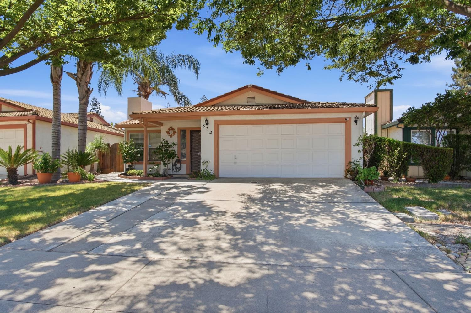 832 Pennington Place Modesto, CA 95356 - Photo 2 of 31