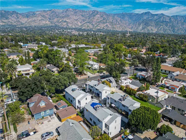 $575,000 | 340 East Washington Boulevard, Unit 2, Pasadena, CA 91104