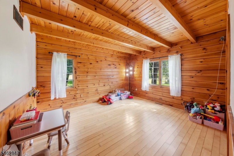 912 Potters Road Newton, NJ 07860 - Photo 12 of 26 Gallery Image 12