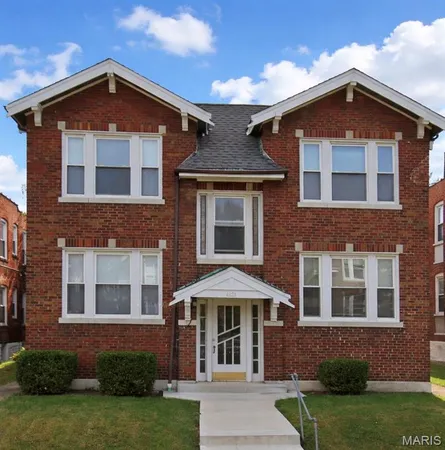 $675,000 | 4626 Shenandoah Avenue, St. Louis, MO 63110