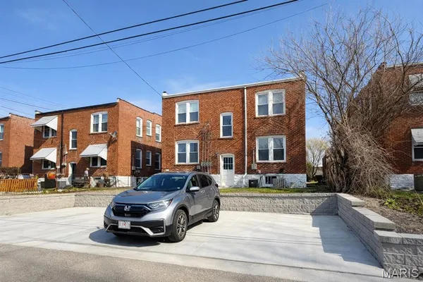 $675,000 | 4626 Shenandoah Avenue, Unit 4, St. Louis, MO 63110