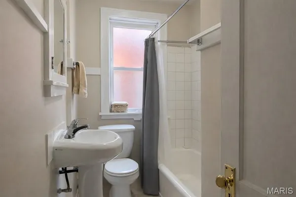 $675,000 | 4626 Shenandoah Avenue, St. Louis, MO 63110