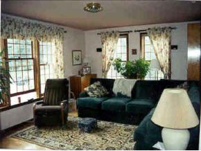 46 Pemberton Road Nashua, NH 03063 - Photo 2 of 8 Gallery Image 2