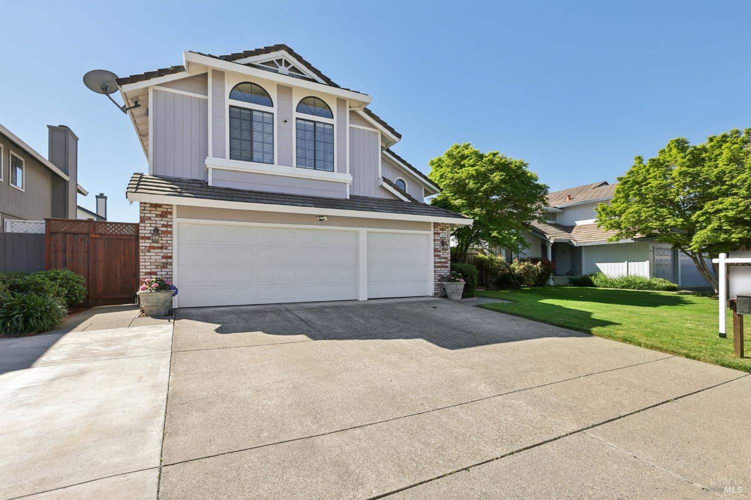 1422 Roman Drive Rohnert Park, CA 94928 - Photo 4 of 35