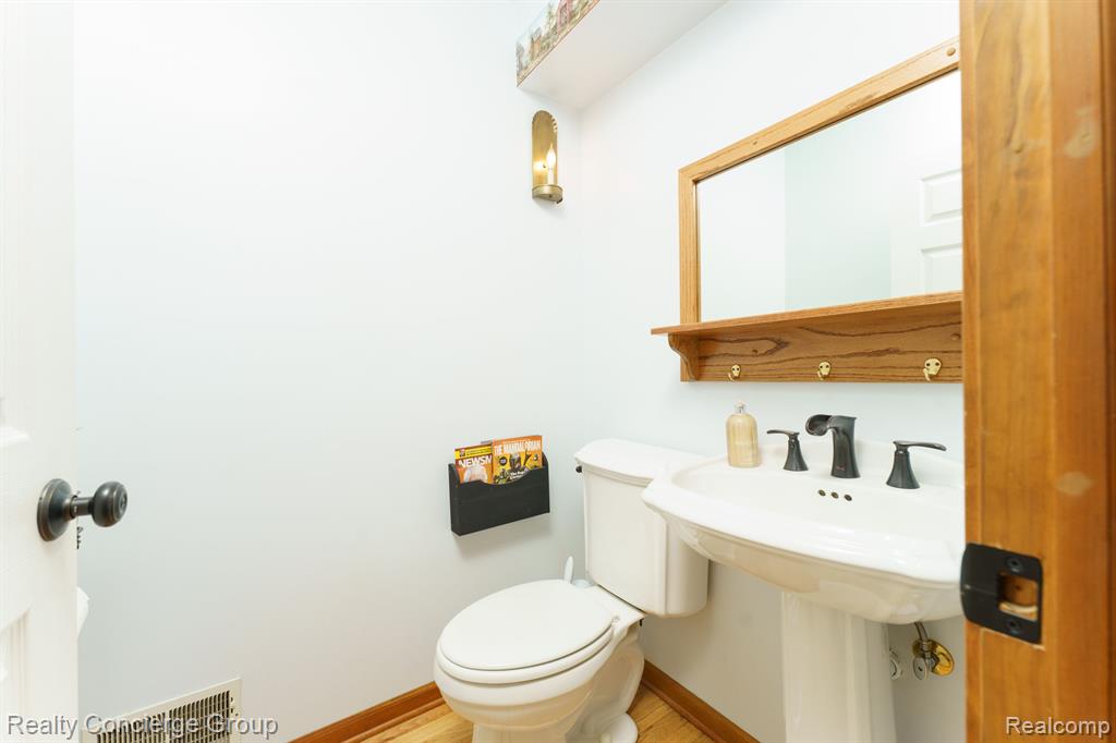 9376 Chambers Road Pinckney, MI 48169 - Photo 14 of 31