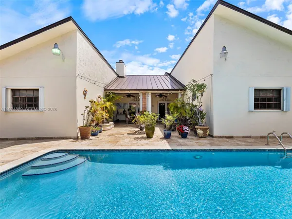 $995,500 | 16828 Northwest 83rd Place, Miami Lakes, FL 33016