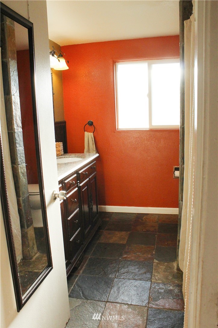 11276 Galbreath Road Burlington, WA 98233 - Photo 12 of 33 Gallery Image 12