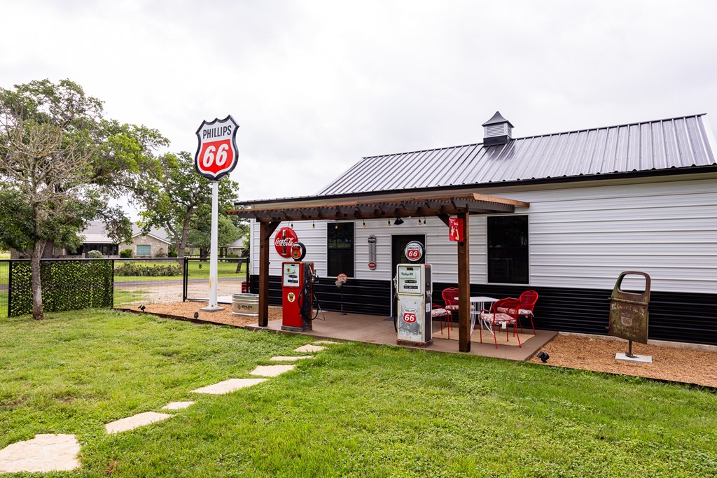 305 Oak Wood Road Kerrville, TX 78028 - Photo 44 of 67