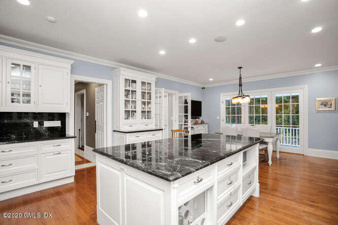 20 Chieftans Road Greenwich, CT 06831 - Photo 12 of 39 20 Chieftans Rd Greenwich CT-small-056-0