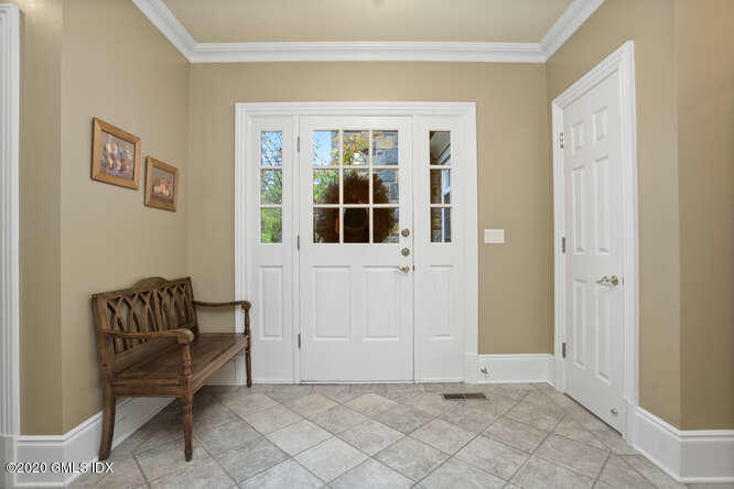 20 Chieftans Road Greenwich, CT 06831 - Photo 14 of 39 20 Chieftans Rd Greenwich CT-small-058-0