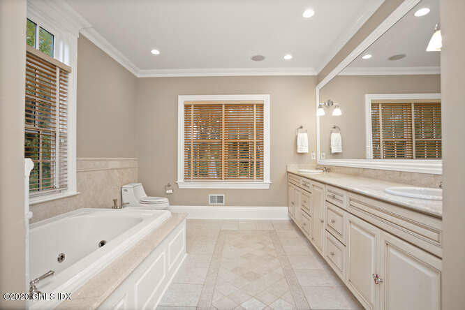 20 Chieftans Road Greenwich, CT 06831 - Photo 19 of 39 20 Chieftans Rd Greenwich CT-small-039-0