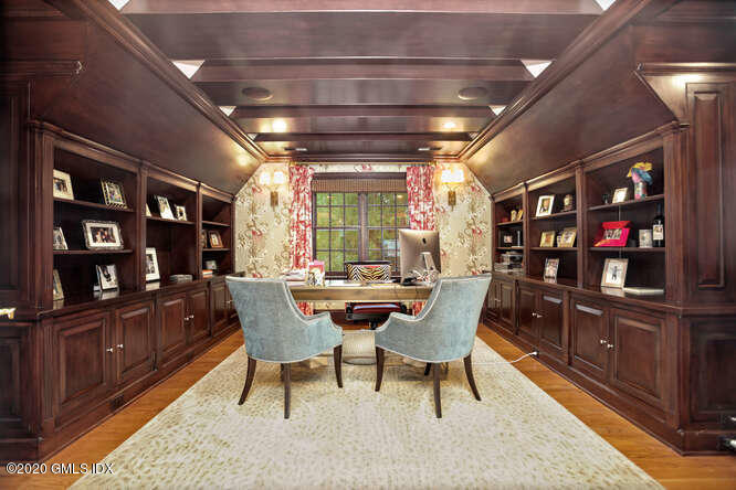20 Chieftans Road Greenwich, CT 06831 - Photo 20 of 39 20 Chieftans Rd Greenwich CT-small-024-0