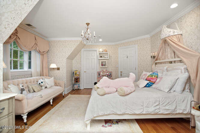 20 Chieftans Road Greenwich, CT 06831 - Photo 21 of 39 20 Chieftans Rd Greenwich CT-small-026-0