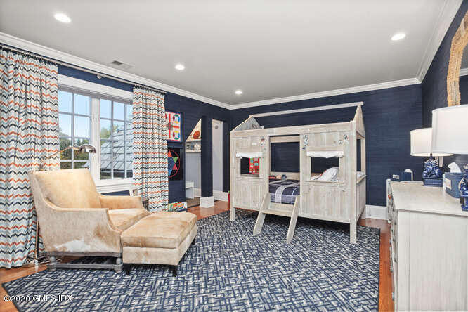20 Chieftans Road Greenwich, CT 06831 - Photo 23 of 39 20 Chieftans Rd Greenwich CT-small-021-0
