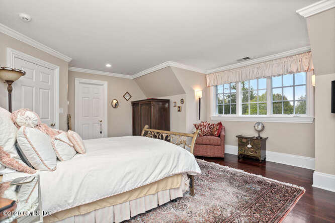 20 Chieftans Road Greenwich, CT 06831 - Photo 24 of 39 20 Chieftans Rd Greenwich CT-small-030-0
