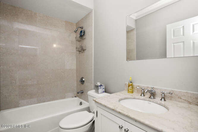 20 Chieftans Road Greenwich, CT 06831 - Photo 31 of 39 20 Chieftans Rd Greenwich CT-small-063-0