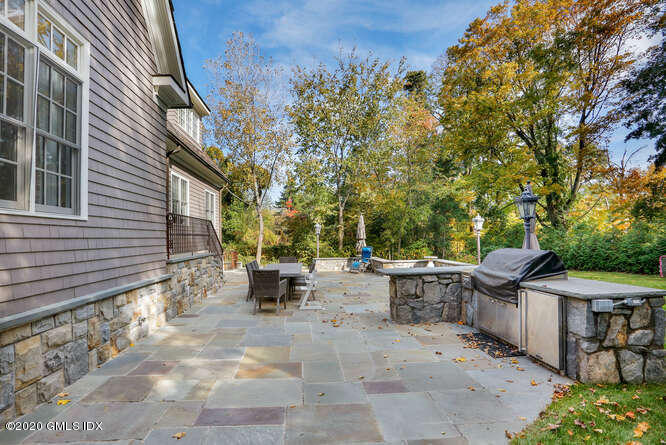 20 Chieftans Road Greenwich, CT 06831 - Photo 35 of 39 20 Chieftans Rd Greenwich CT-small-009-0