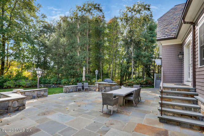 20 Chieftans Road Greenwich, CT 06831 - Photo 36 of 39 20 Chieftans Rd Greenwich CT-small-008-0