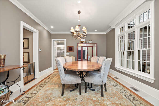 20 Chieftans Road Greenwich, CT 06831 - Photo 6 of 39 20 Chieftans Rd Greenwich CT-small-043-0