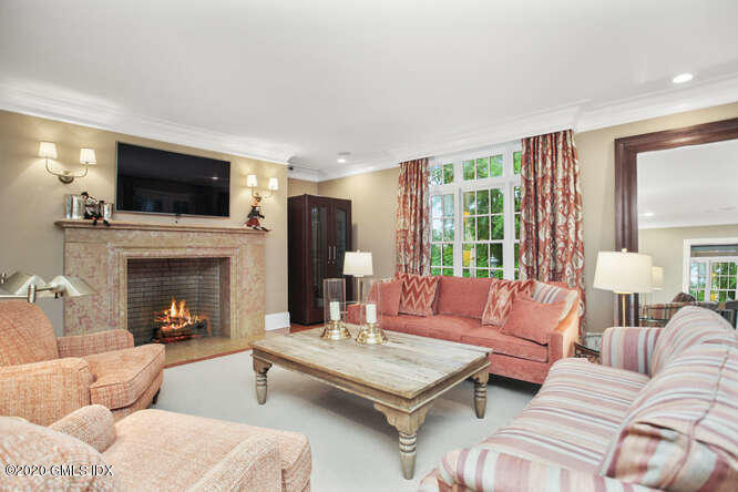 20 Chieftans Road Greenwich, CT 06831 - Photo 9 of 39 20 Chieftans Rd Greenwich CT-small-049-0