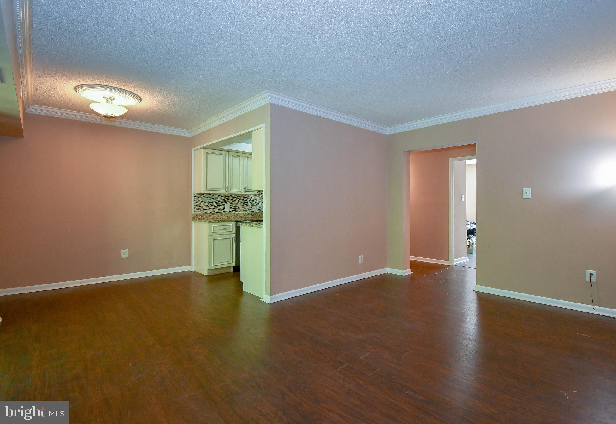 11611 Stoneview Square, Unit 11C Reston, VA 20191 - Photo 12 of 27 living/dining area