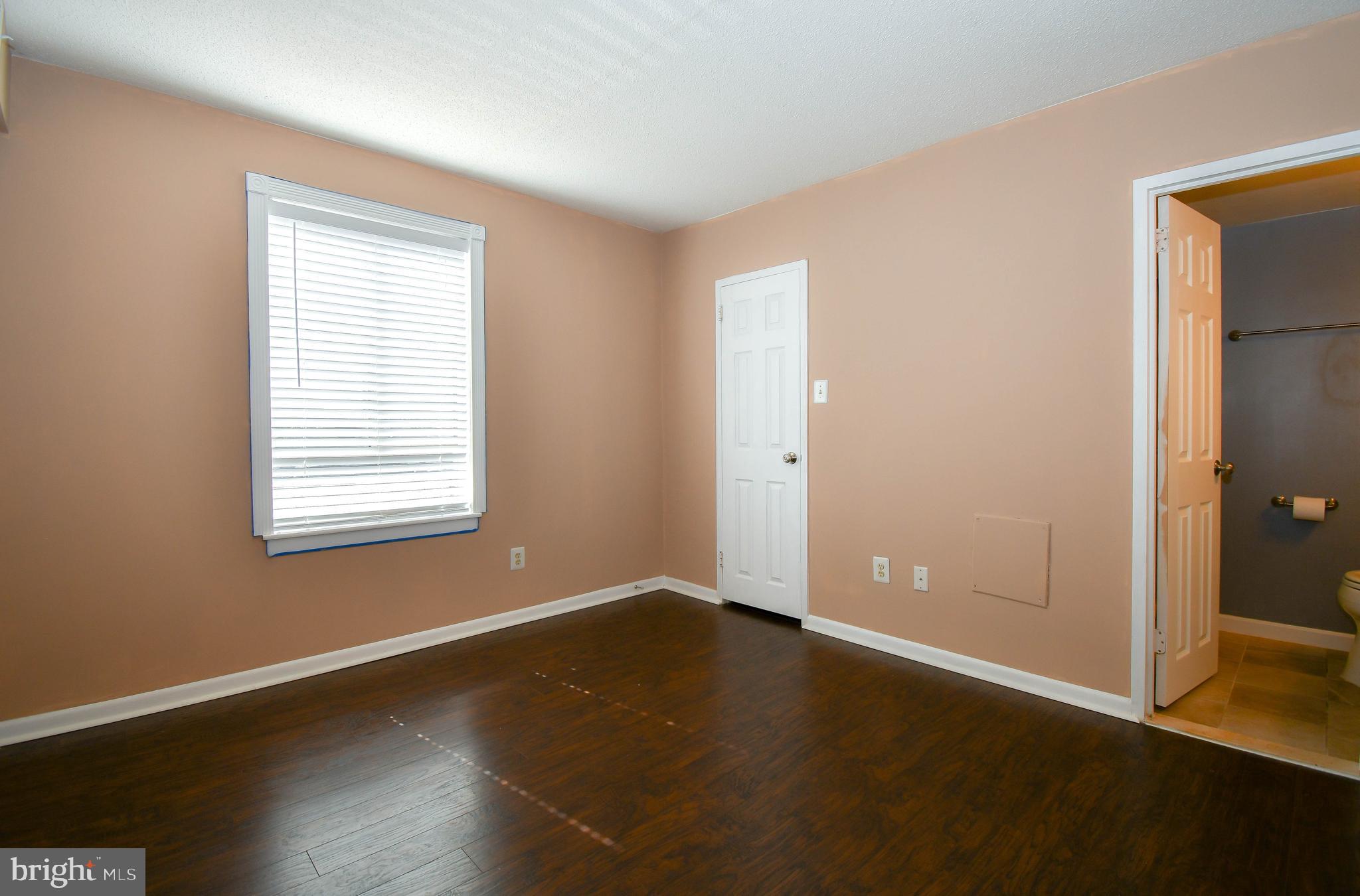 11611 Stoneview Square, Unit 11C Reston, VA 20191 - Photo 14 of 27 Master bedroom