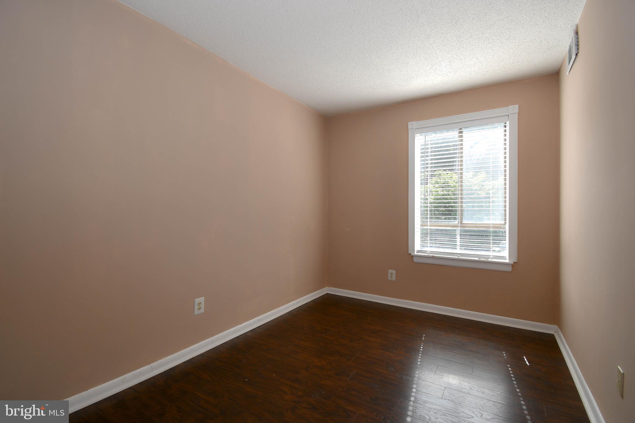 11611 Stoneview Square, Unit 11C Reston, VA 20191 - Photo 21 of 27 Bedroom 3