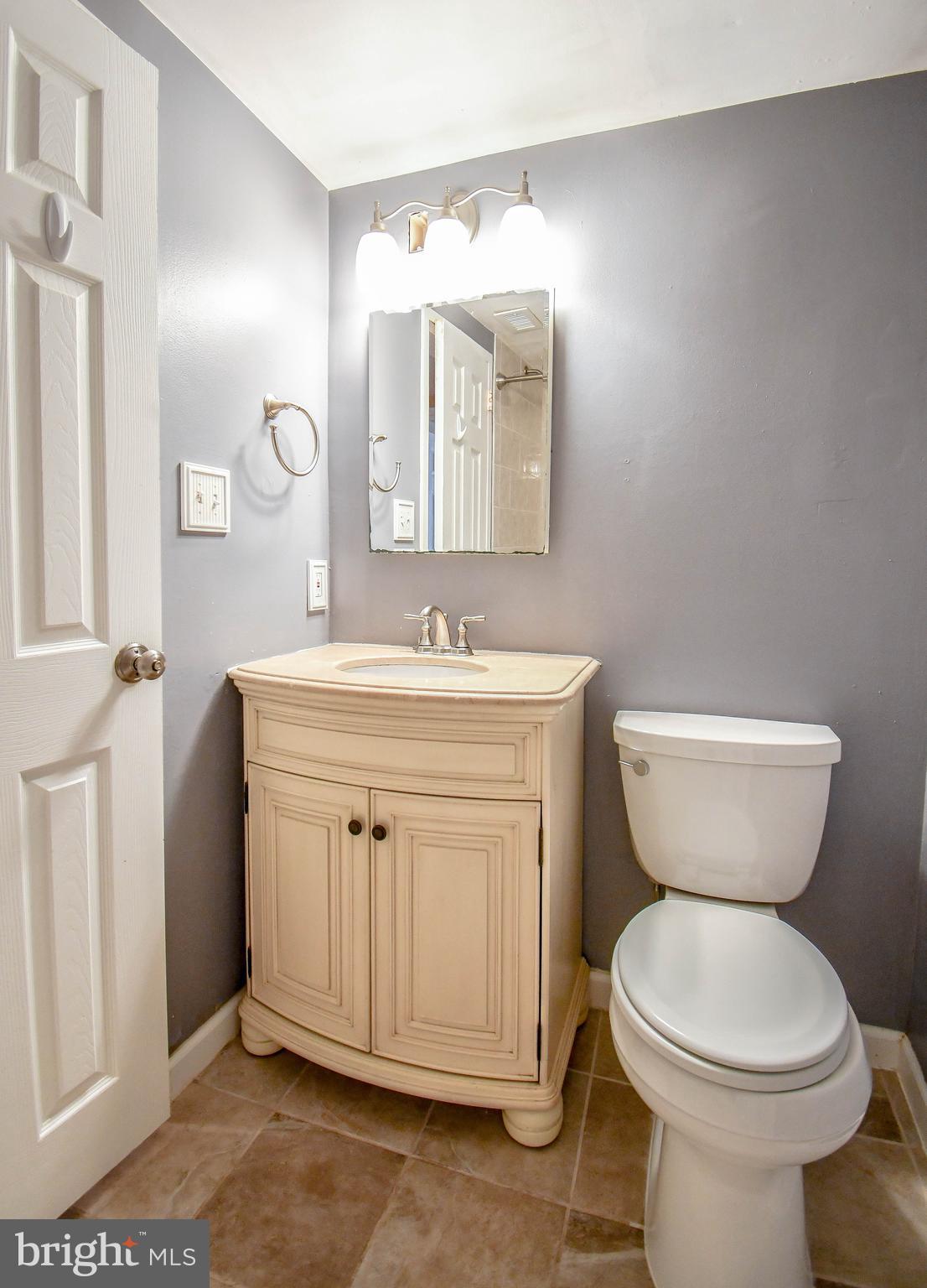11611 Stoneview Square, Unit 11C Reston, VA 20191 - Photo 24 of 27 remodeled bathroom