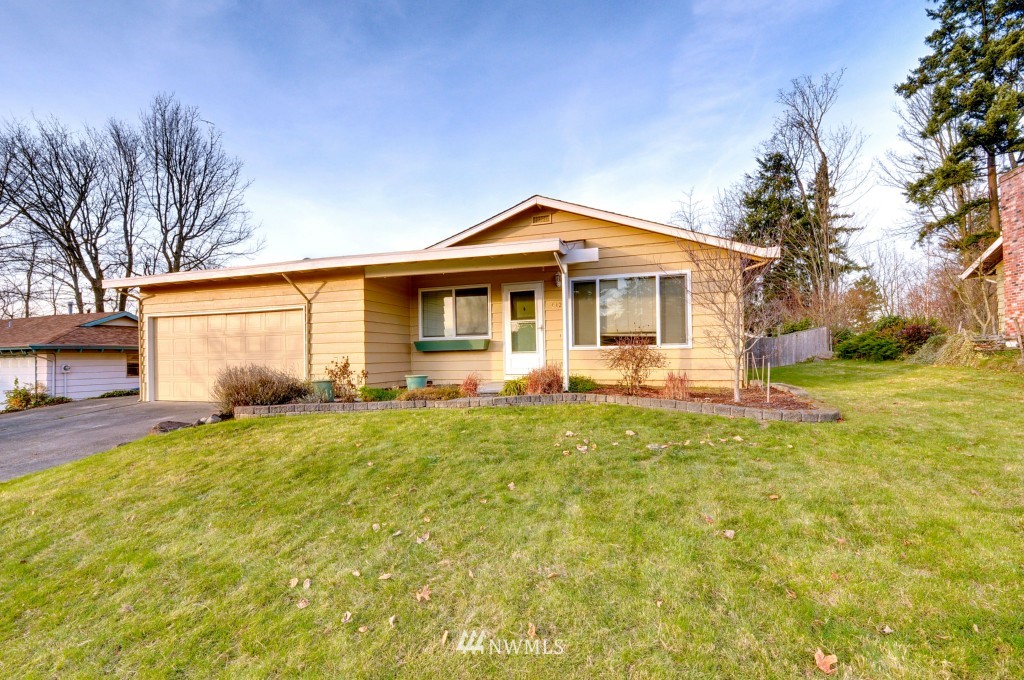 612 South 25th Street Renton, WA 98055 - Photo 1 of 15