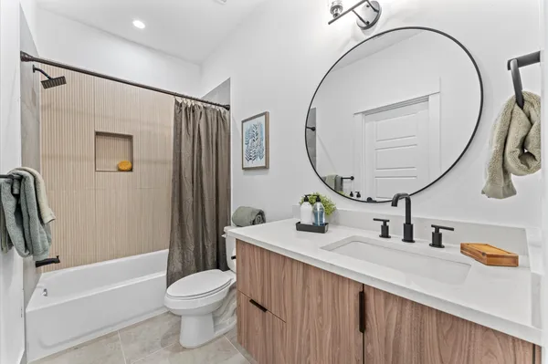 $319,900 | 3011 Jensen Drive, Houston, TX 77026