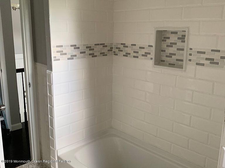 126 County Road Cliffwood, NJ 07721 - Photo 8 of 29 a bathroom with bathtub