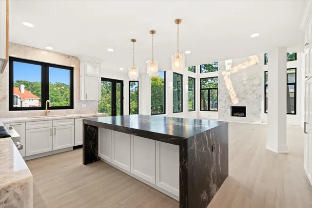 $2,650,000 | 9427 Falling Waters Drive West, Burr Ridge, IL 60527