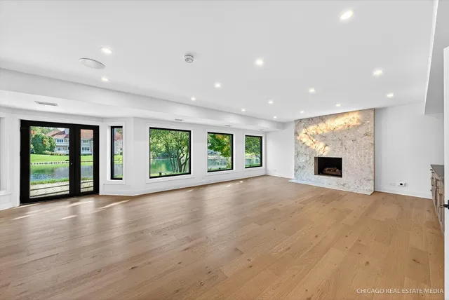 $2,650,000 | 9427 Falling Waters Drive West, Burr Ridge, IL 60527