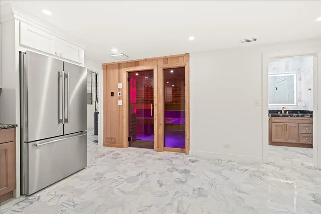 $2,650,000 | 9427 Falling Waters Drive West, Burr Ridge, IL 60527