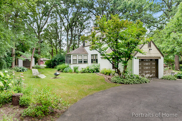 27W563 Manchester Road Winfield, IL 60190 - Photo 2 of 19