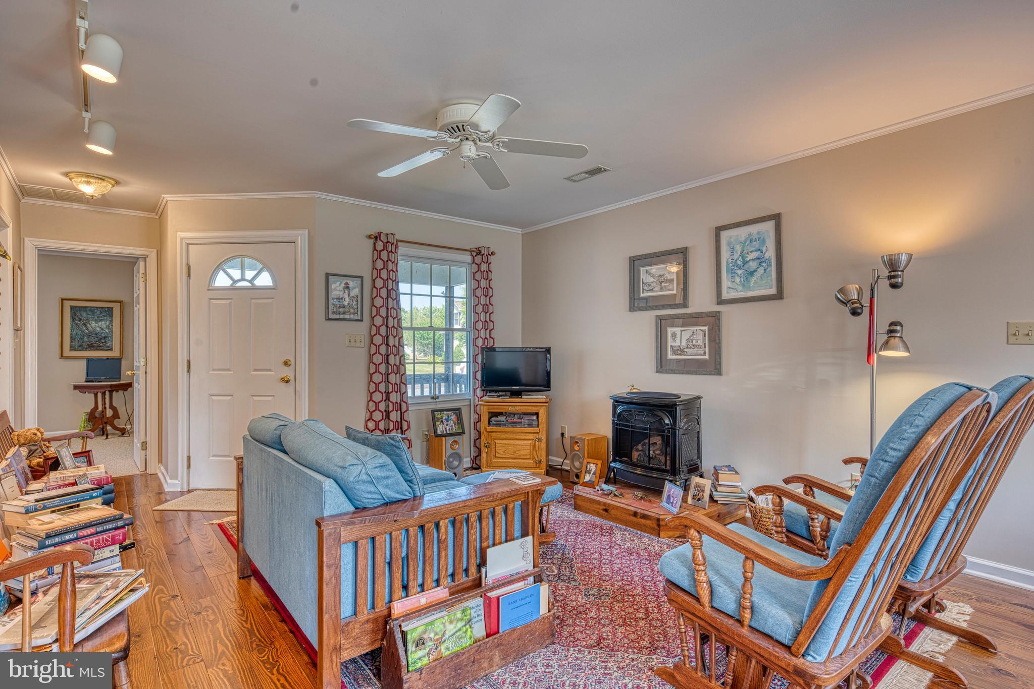 21371 Sinclair Road Tilghman, MD 21671 - Photo 10 of 24 Livingroom