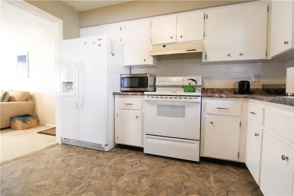 $3,500 | 2806 Taunton Drive West, Bradenton, FL 34205