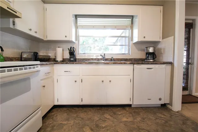 $3,500 | 2806 Taunton Drive West, Bradenton, FL 34205