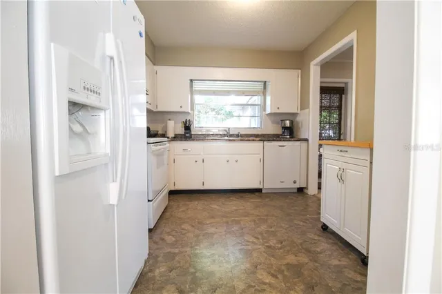 $3,500 | 2806 Taunton Drive West, Bradenton, FL 34205