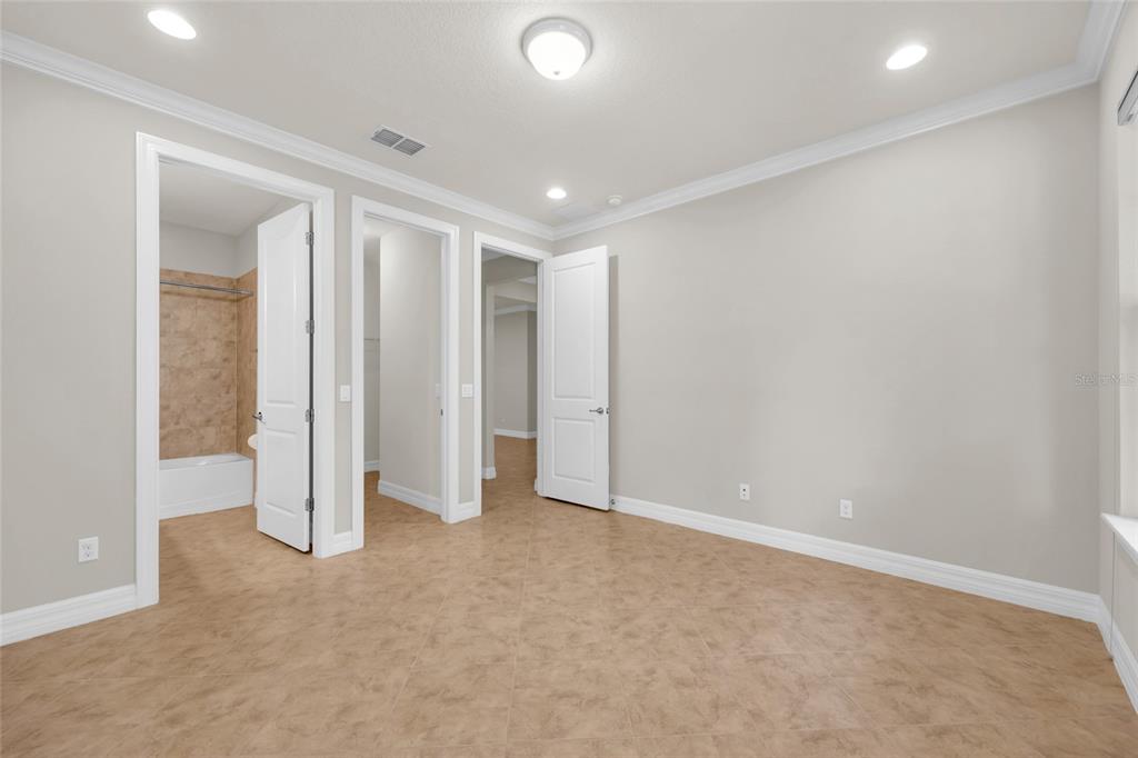 10713 BERRY CREEK Road Orlando, FL 32836 - Photo 5 of 44 Gallery Image 5