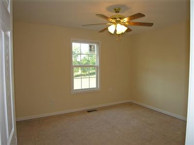 203 Ridgecrest Road Lancaster, KY 40444 - Photo 8 of 10 Bedroom #3 has a ceiling fan, double clo