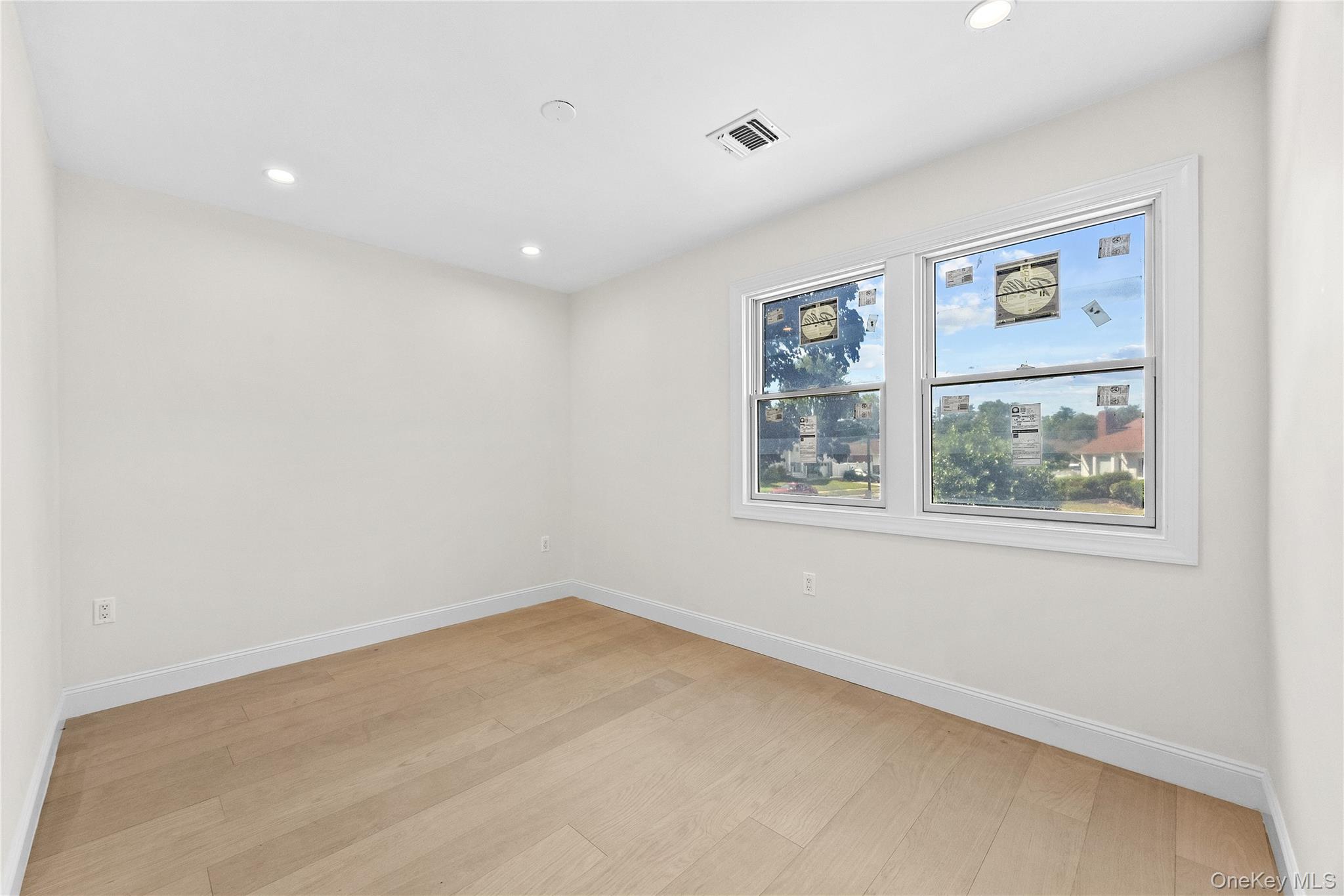 2 Circle Drive Syosset, NY 11791 - Photo 21 of 43